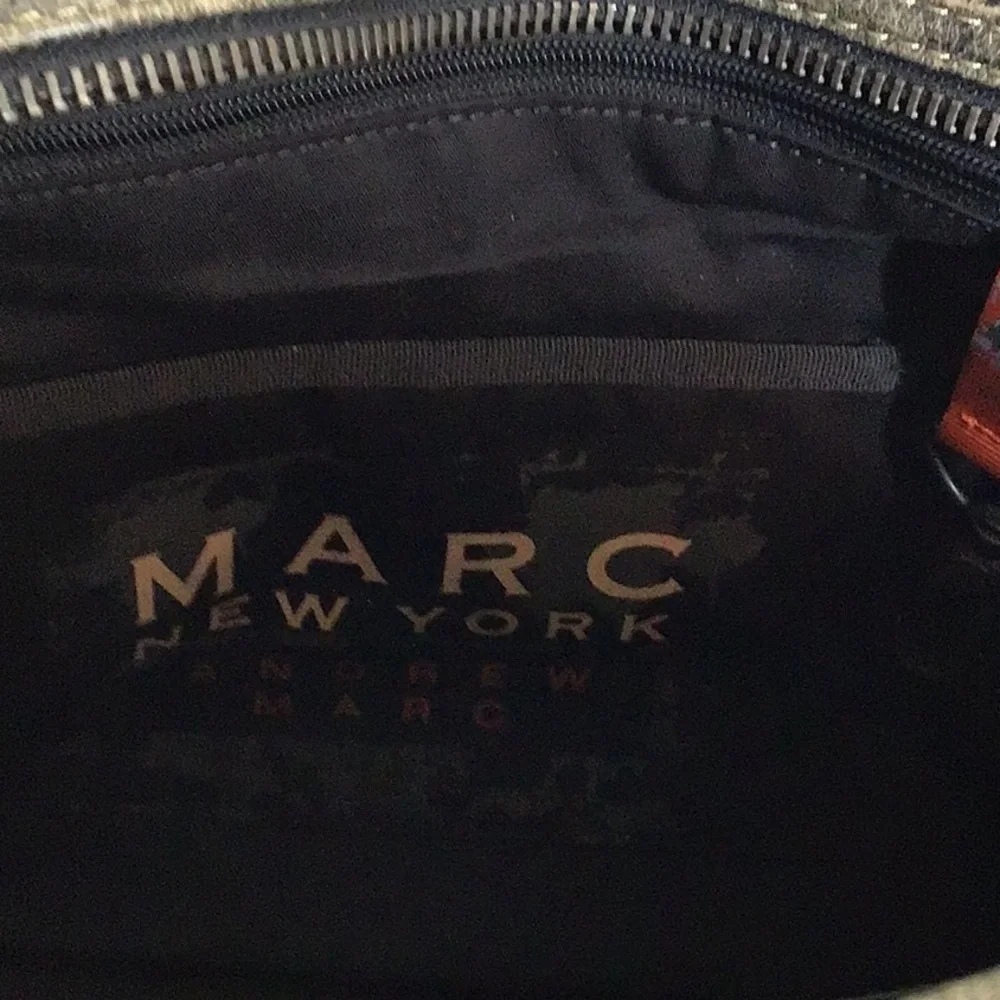 Classic Men's Canvas Crossbody Bag in Olive Green